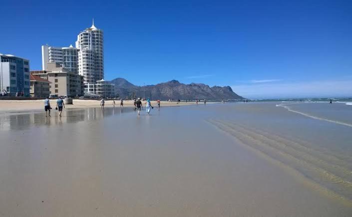 Hibernian Towers 807, Beach Road, Strand Apartment Exterior photo